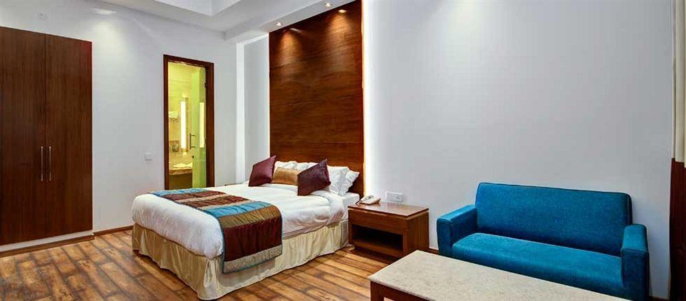 La Sagrita Hotel New Delhi Exterior photo