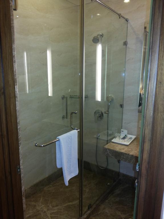 La Sagrita Hotel New Delhi Room photo