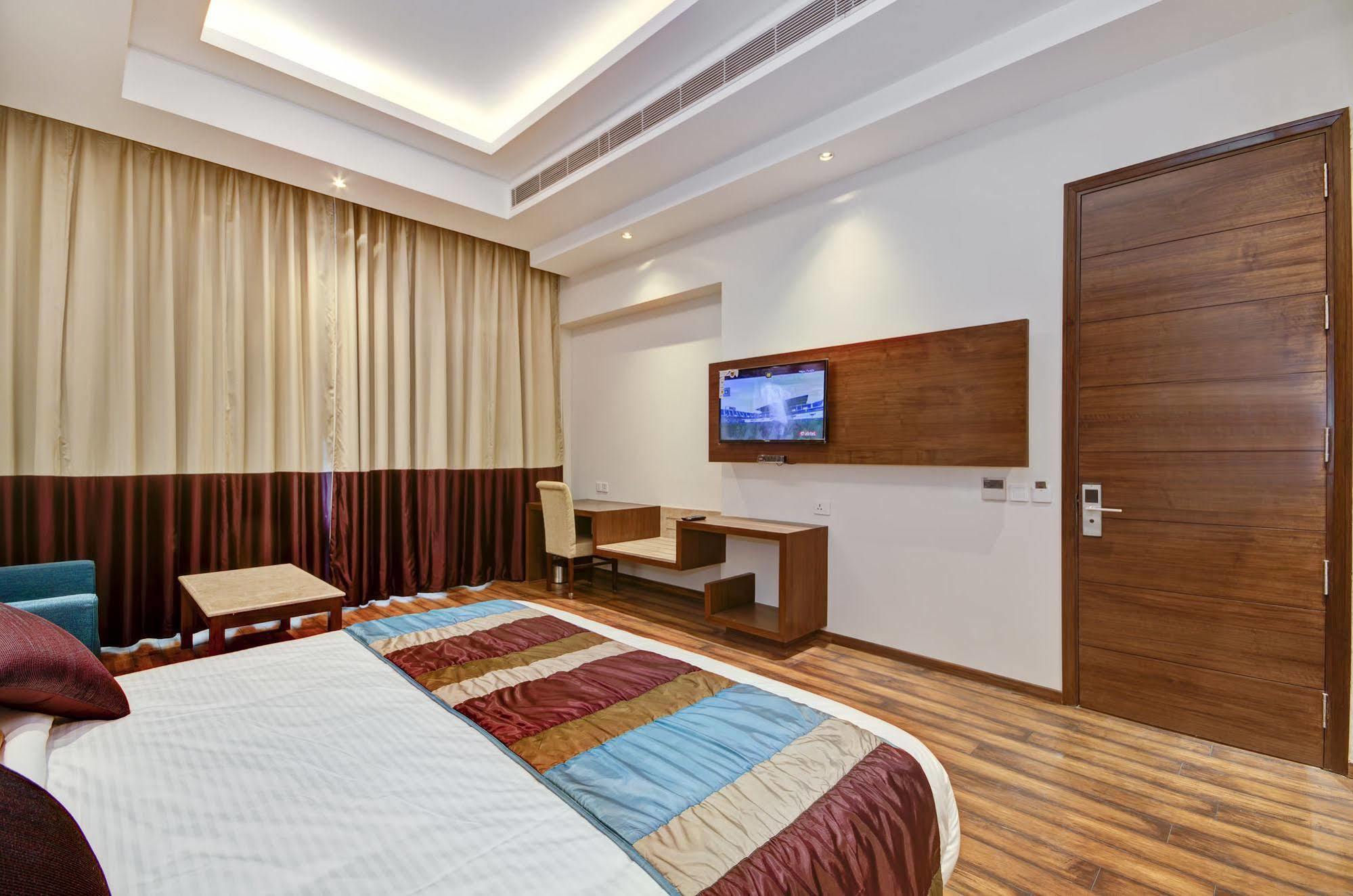 La Sagrita Hotel New Delhi Exterior photo