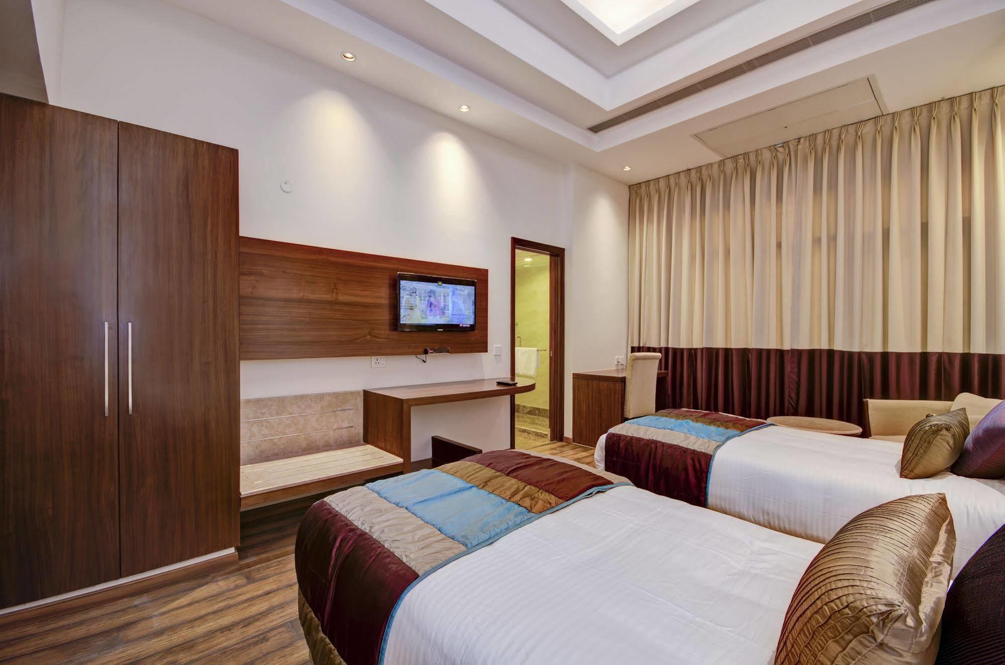 La Sagrita Hotel New Delhi Exterior photo