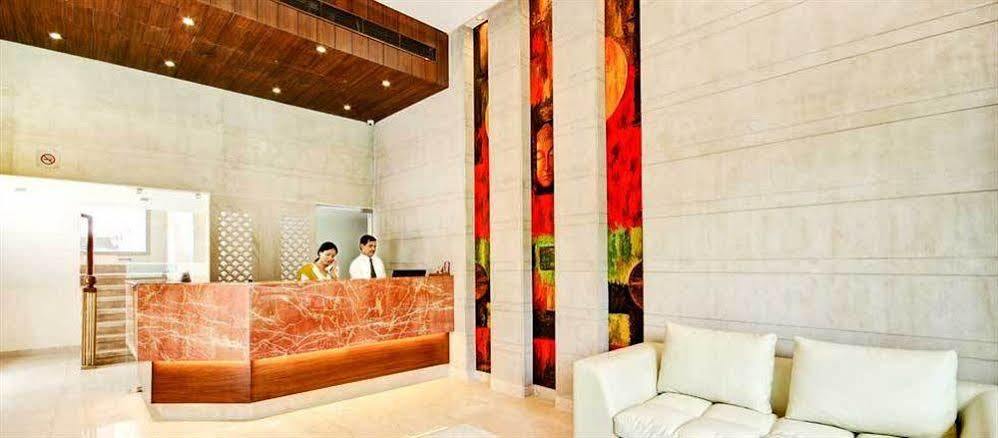 La Sagrita Hotel New Delhi Exterior photo