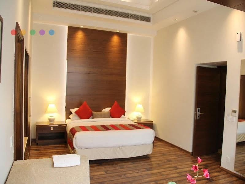 La Sagrita Hotel New Delhi Exterior photo
